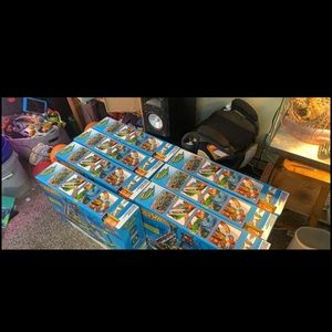 New in box Hot Wheels Ultimate gator car wash.